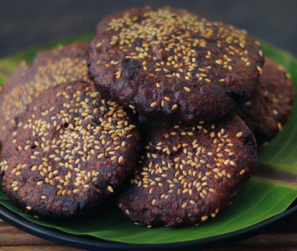 Ragi Aarisa pitha